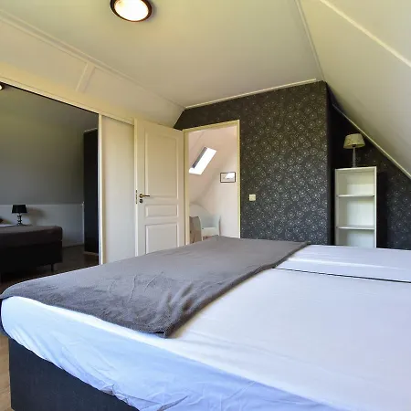 Cosy Holiday In By The Forest *